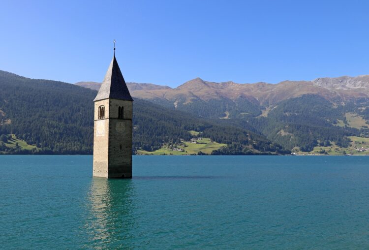 cerkev, zvonik, jezero, potopljen, Reschensee, Južna Tirolska, Italija