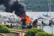 Požar na čolnih na Malem Lošinju