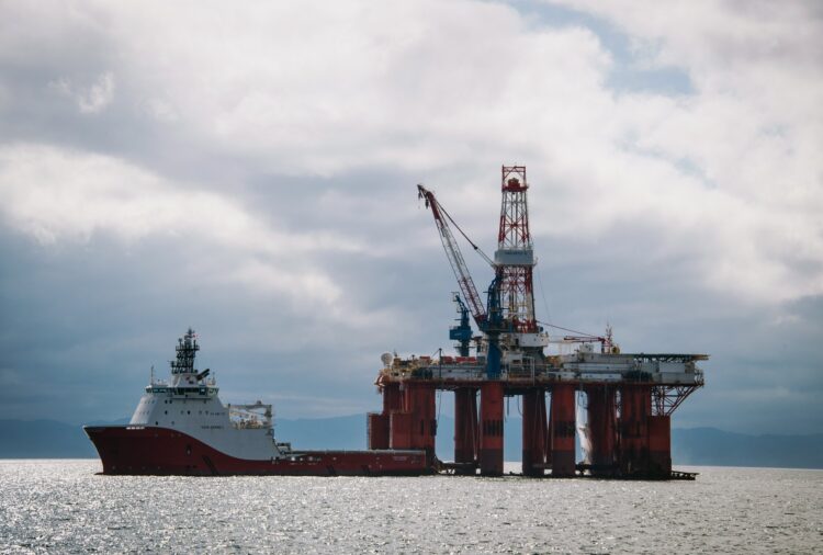 Ruska naftna vrtina v Ohotskem morju