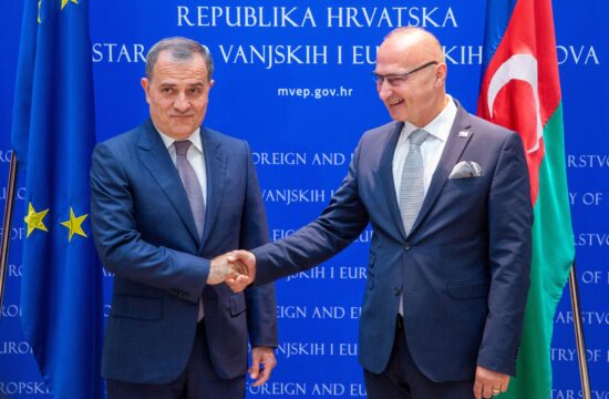 zunanja ministra Hrvaške in Azerbajdžana Gordan Grlić Radman ter Jeyhun Bayramov