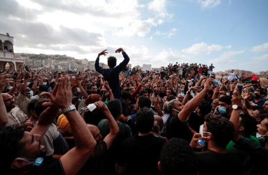 Protestniki v Derni, v Libiji.