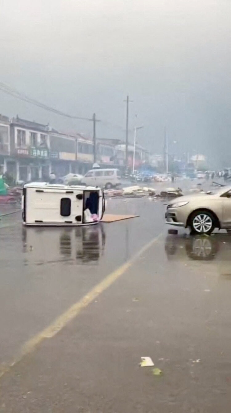 Divjanje tornada na Kitajskem