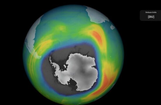 ozonska luknja nad antarktiko