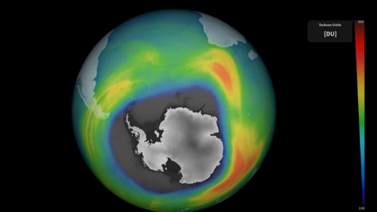 ozonska luknja nad antarktiko