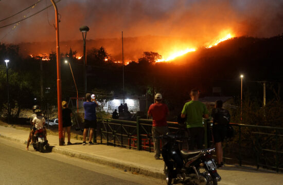 požar v argentinskem mestu Villa Carlos Paz
