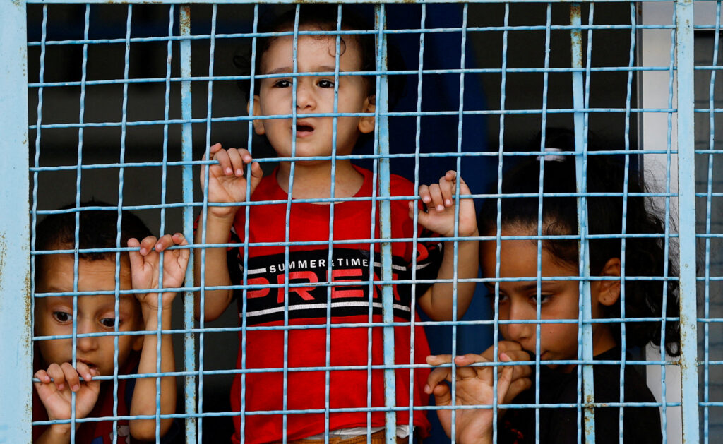 Palestinski otroci v begunskem taborišču v Kan Junisu