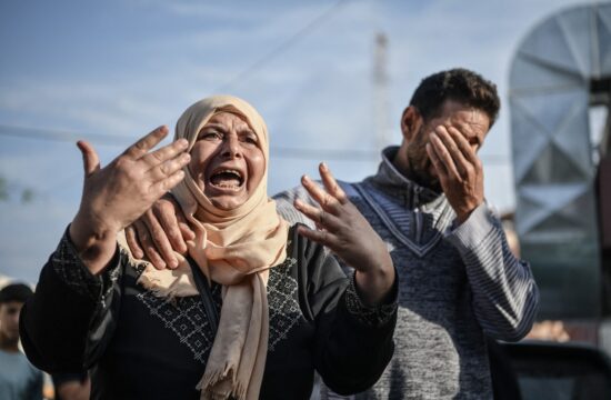 Žalovanje za umrlimi v izraelskih napadih na Gazo