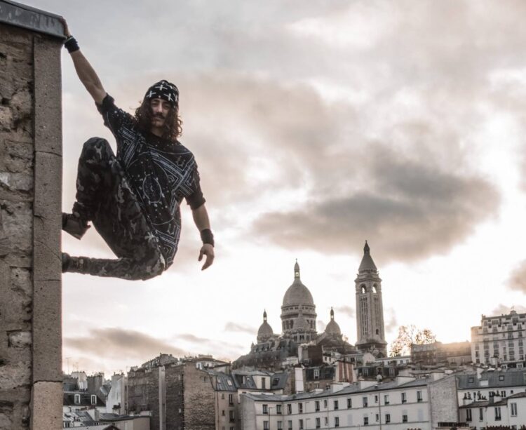 Simon Nogueira. parkour, traceur, Pariz, Francija, Notre Dame