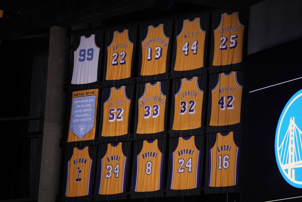 Magic Johnson, LA Lakers, 32