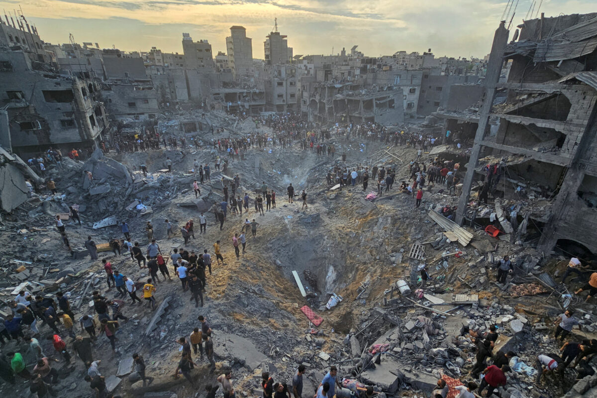 Israël a attaqué un camp de réfugiés à Gaza : des dizaines de morts, de nombreux blessés