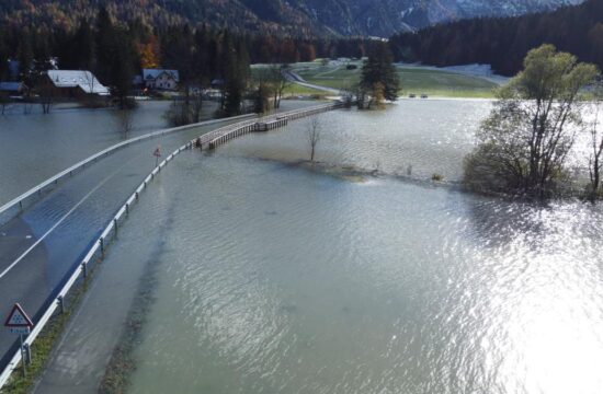 Presihajoče jezero Ledine