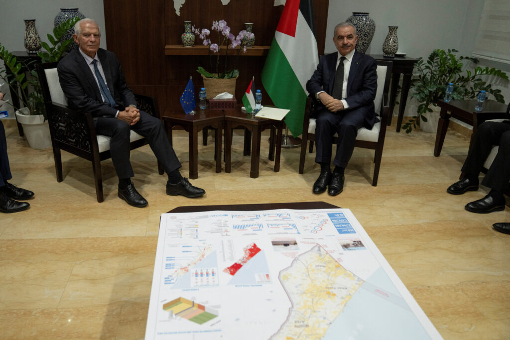 Palestinski premier Mohamad Štaje in visoki zunanjepolitični predstavnik Unije Josep Borrell