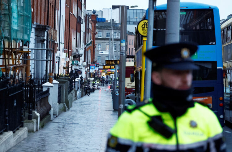 Moški v Dublinu ranil tri otroke