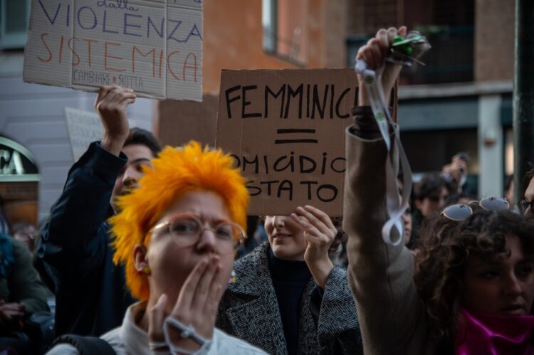 Sredini protesti v Milanu