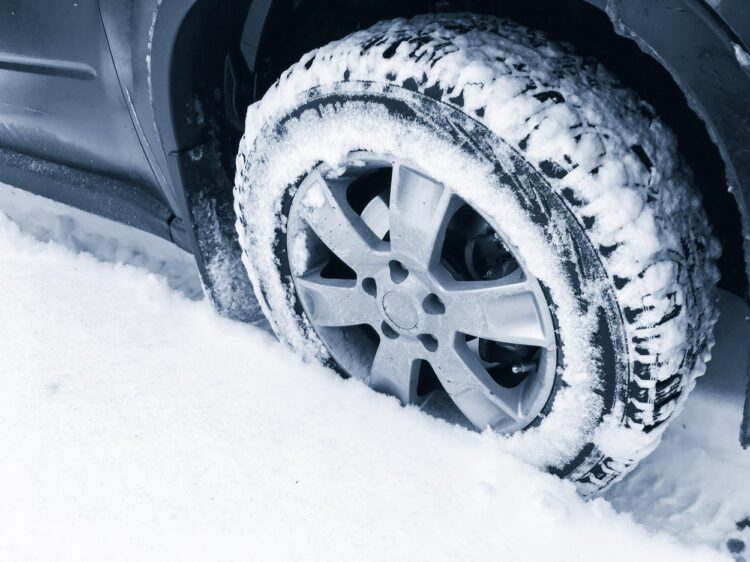 avtomobil, avtomobilska guma, sneg