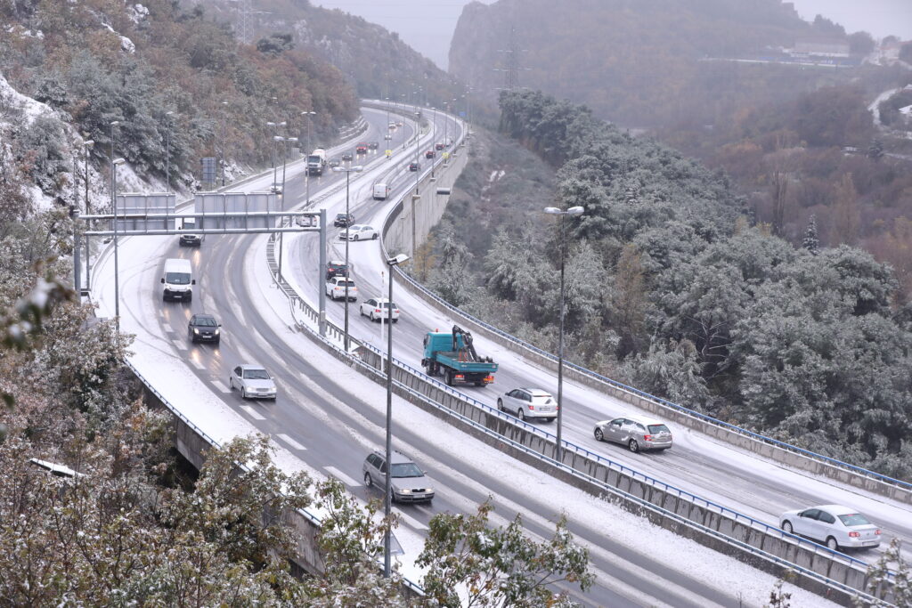 Novo zapadel sneg v Klisu na Hrvaškem