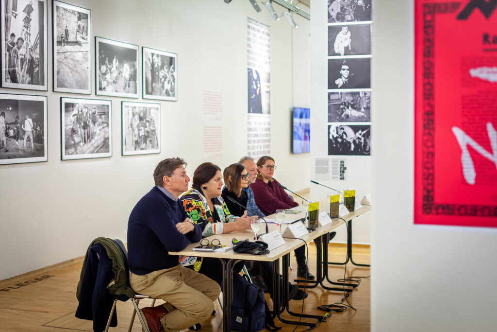 Novinarska konferenca ob predstavitvi razstave Slovenski punk in fotografija