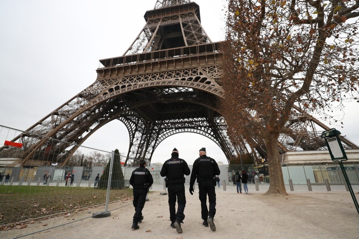 Un Français a tué un Allemand de 24 ans avec un couteau devant la Tour Eiffel