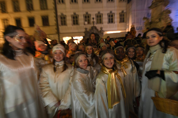 Tradicionalni Miklavžev sprevod v Ljubljani