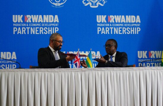 London z Ruando podpisal nov sporazum o deportacijah prebežnikov