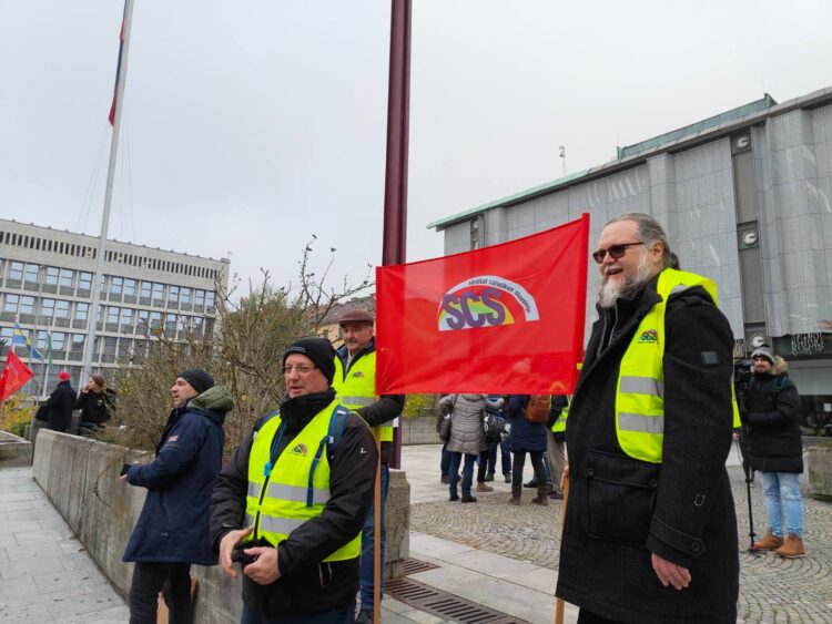 Protestni shod sindikatov javnega sektorja