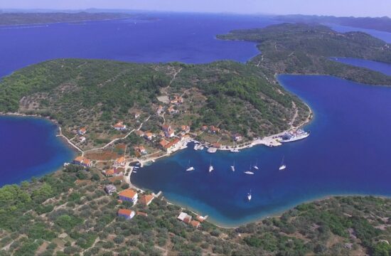 otok Rava, Hrvaška, Dalmacija, Jadran
