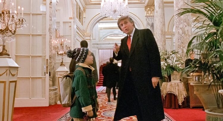 Donald Trump v filmu Sam doma