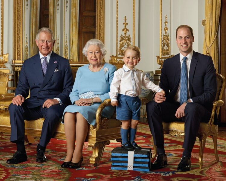 princ Charles, Karel III., kraljica Elizabeta II., princ William, princ George, , britanska kraljeva družina