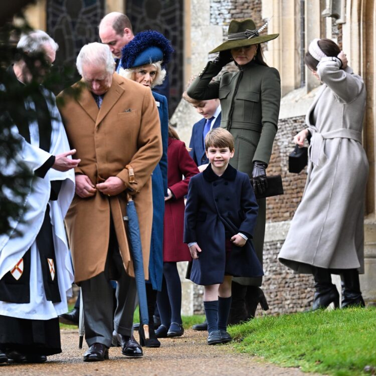 princ Louis, kralj Karel III., božič 2022, Sandringham