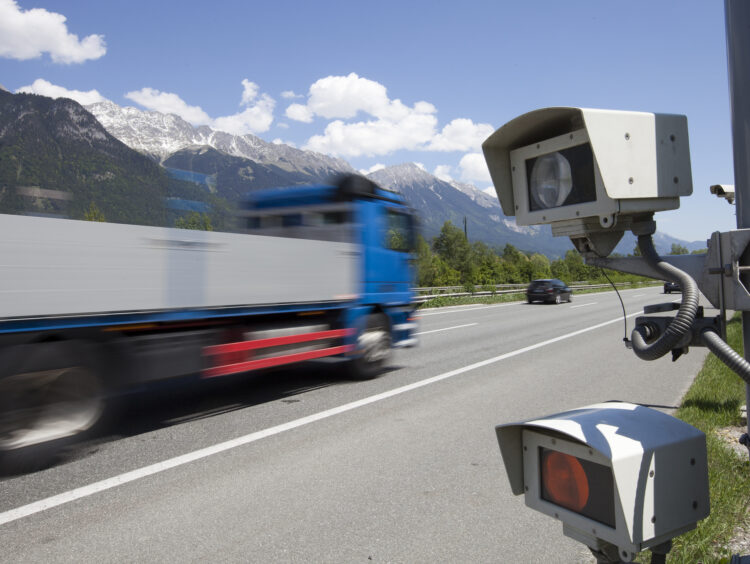 Prehitra vožnja v Avstriji: kakšne so kazni