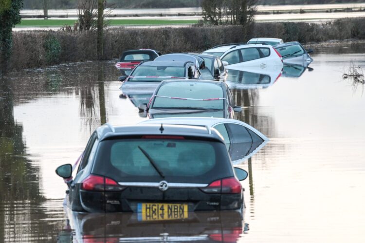 poplavljeni avtomobili