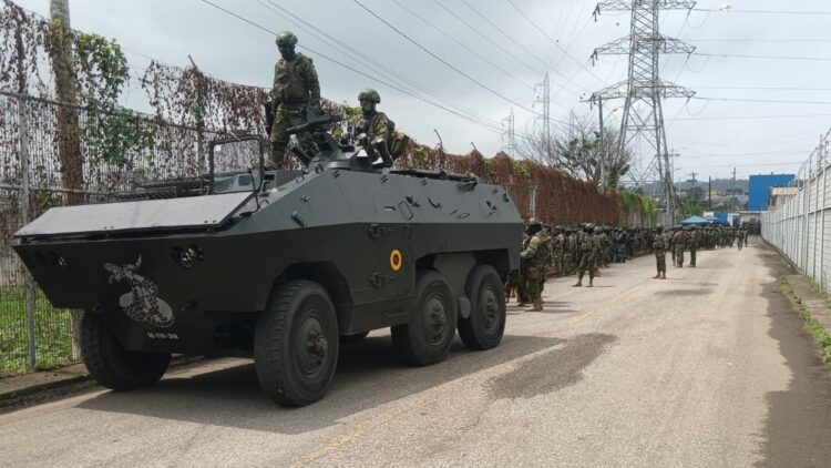 Vojska patruljira na ulicah ekvadorskih mest