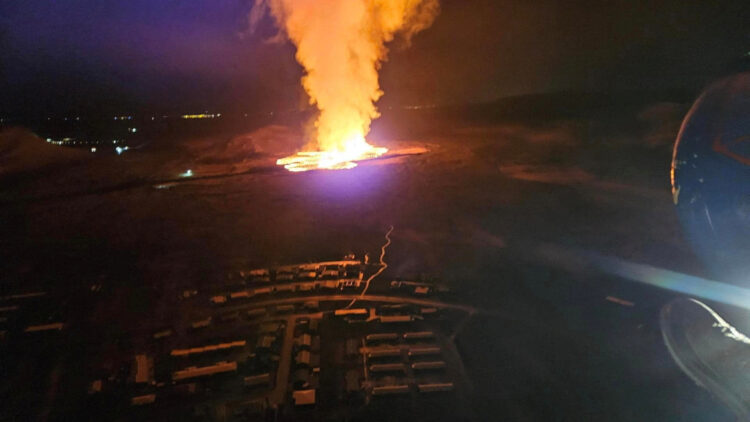 Na Islandiji ponovno bruha vulkan
