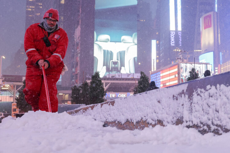 Po skoraj dveh letih so v New Yorku spet videli sneg