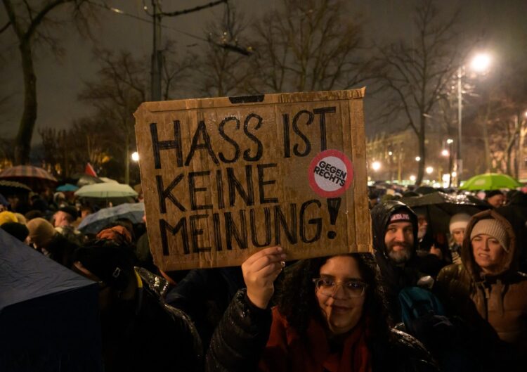 Protesti proti skrajni desnici na Dunaju
