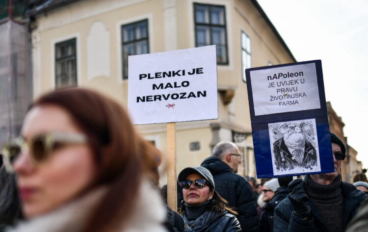 Protest novinarjev hrvaškega novinarskega društva