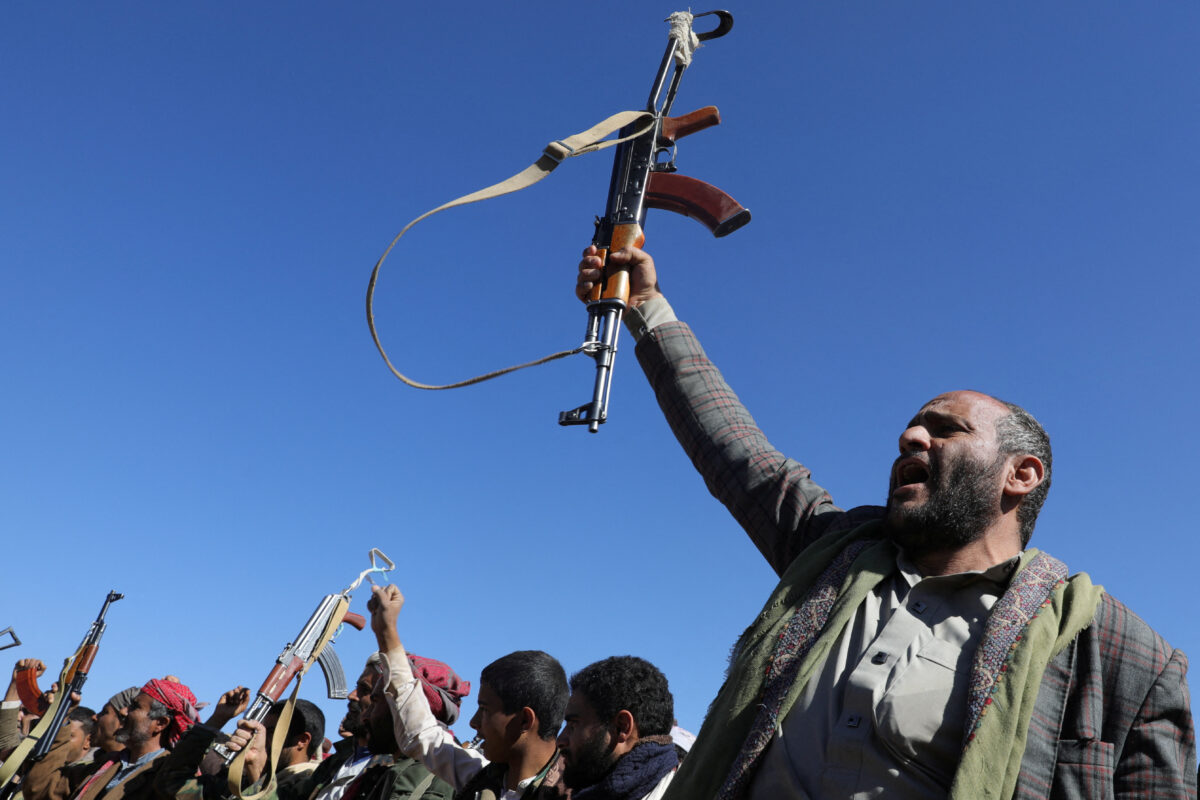 Tarči hutijevskih napadov z droni ob jemenski obali še dve tovorni ladji