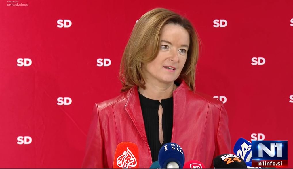 SD v krizi. Fajon: Danes je zame najtežji trenutek, odkar vodim stranko (VIDEO)