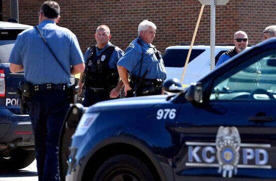 Policija v Kansasu