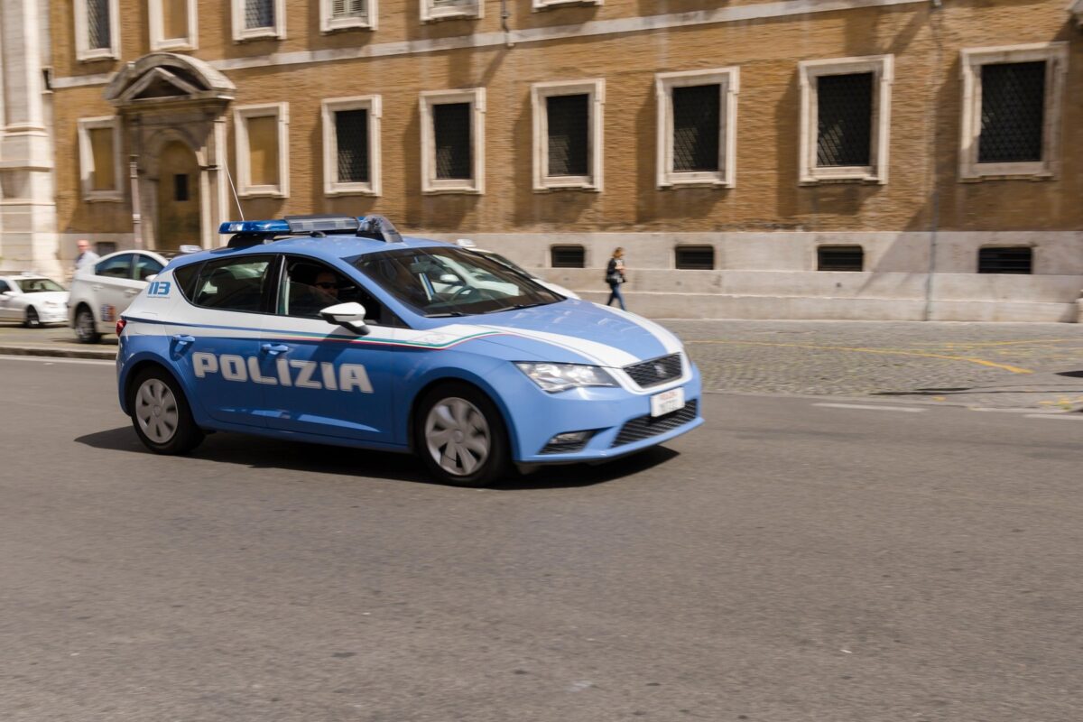 Tekača v bližini Rima do smrti pogrizli psi