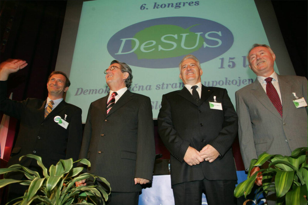 Karl Erjavec, Anton Rous, Mirko Miklavčič in Anton Bebler na kongresu stranke Desus leta 2005 