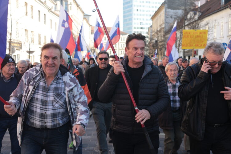 Protest pred RTV Slovenija, Ljubljana 16.2.2024f