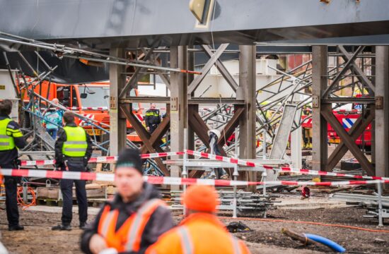 V zrušenju mostu na Nizozemskem dva mrtva