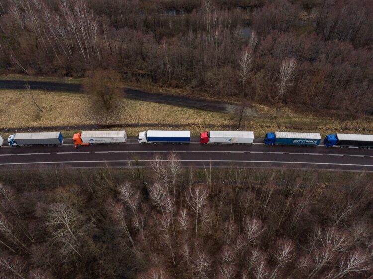 Tovornjaki med ukrajinsko-poljsko mejo