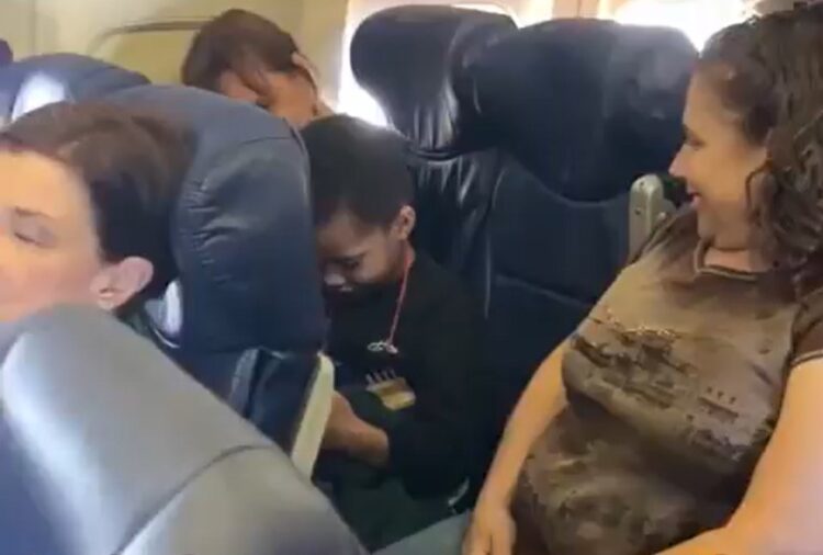 deček v letalu