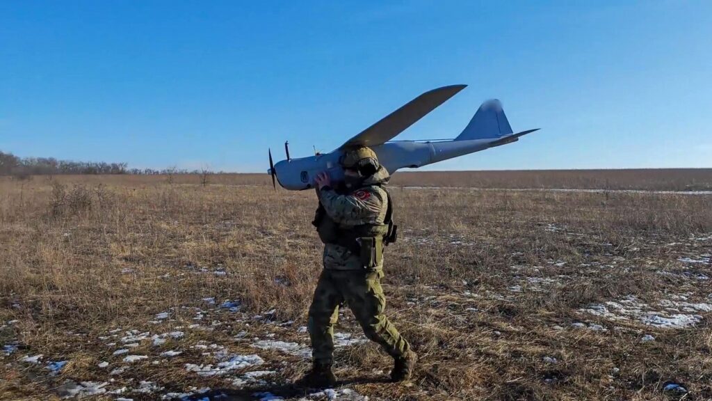 Ruski vojak z dronom