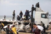 Humanitarna pomoč na tovornjaku v mestu Gaza