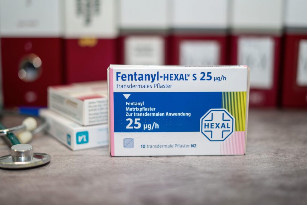 V ZDA se spopadajo z epidemijo fentanila