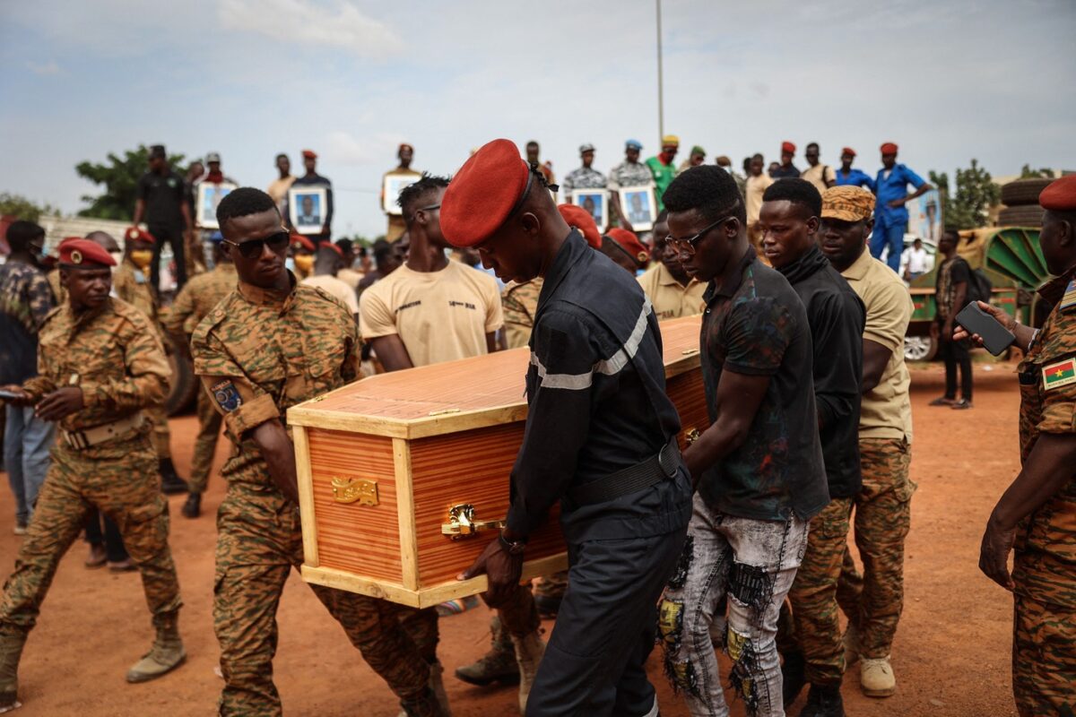 V napadih v Burkini Faso ubitih 170 ljudi