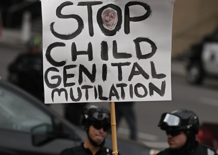 protest proti pohabljanju spolovil